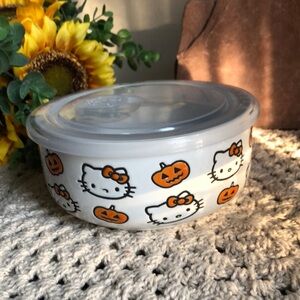 Hello Kitty Halloween Round Bowl with Vented Lid
